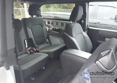 2023 Ford Bronco z USA, uszkodzony, nr VIN 1FMDE5AH5PLB27206